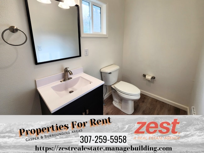 Building Photo - 629 E 12th St