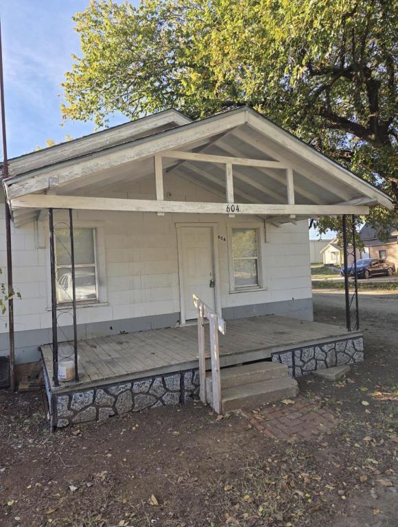 Foto principal - 604 Grove St