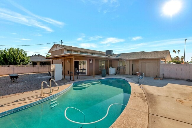 Building Photo - Spacious 6-Bedroom Pool Home Near ASU in Prime Tempe Location
