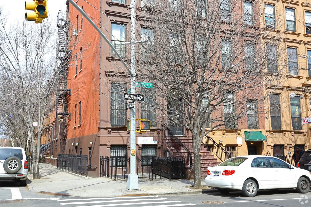 Building Photo - 1974 Madison Ave