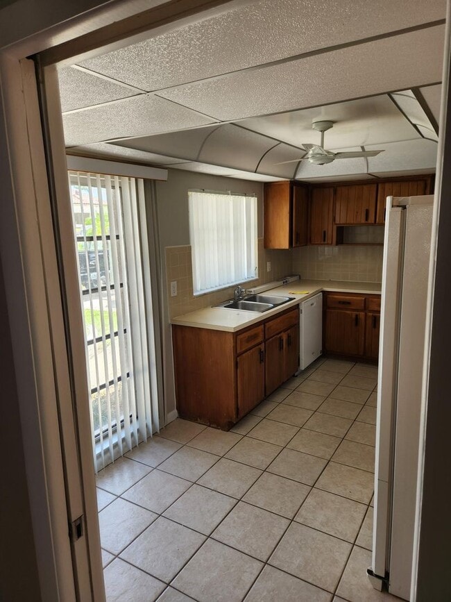 Foto del edificio - Direct Gulf Access Home For Rent!!   Fresh...