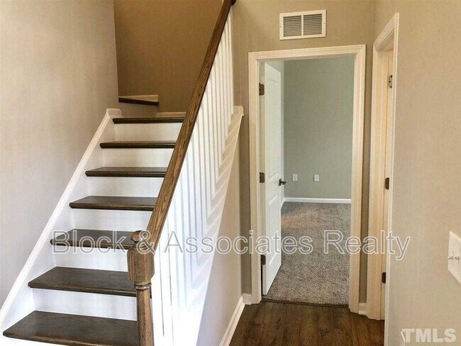 Foto del edificio - 101 Canford Wy