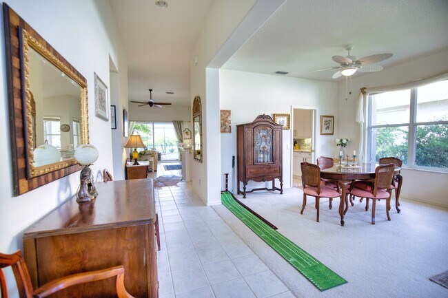Building Photo - Seasonal Short-Term Single Family Pool Home in Pelican Pointe Golf & Country Club!