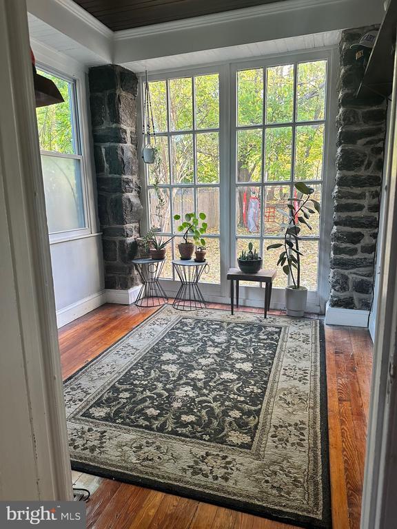 Building Photo - 111 E Gorgas Ln