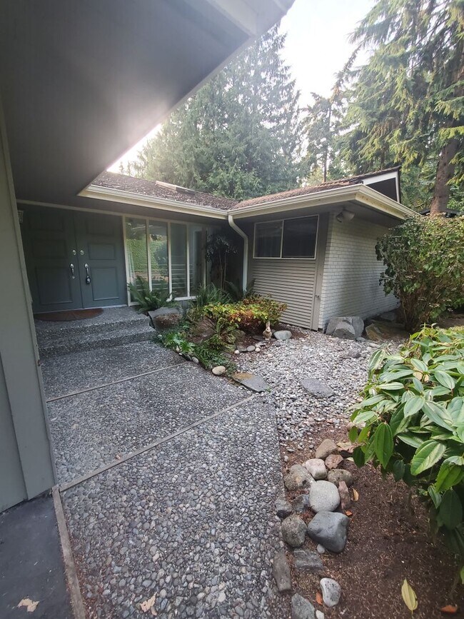 Foto del edificio - *Short Term 6 Mo Rental* Spacious 5 bedroo...