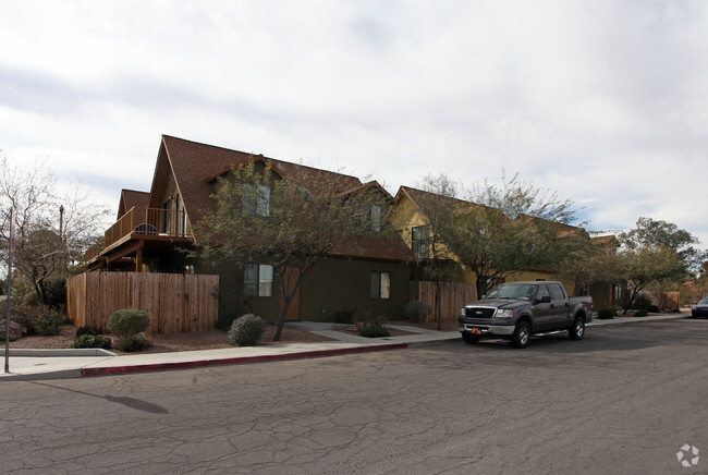 Building Photo - 2nd Street Homes