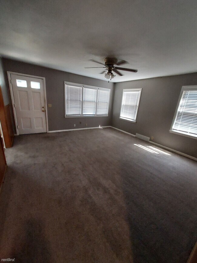Building Photo - 3 br, 1 bath House - 631 N Custer St