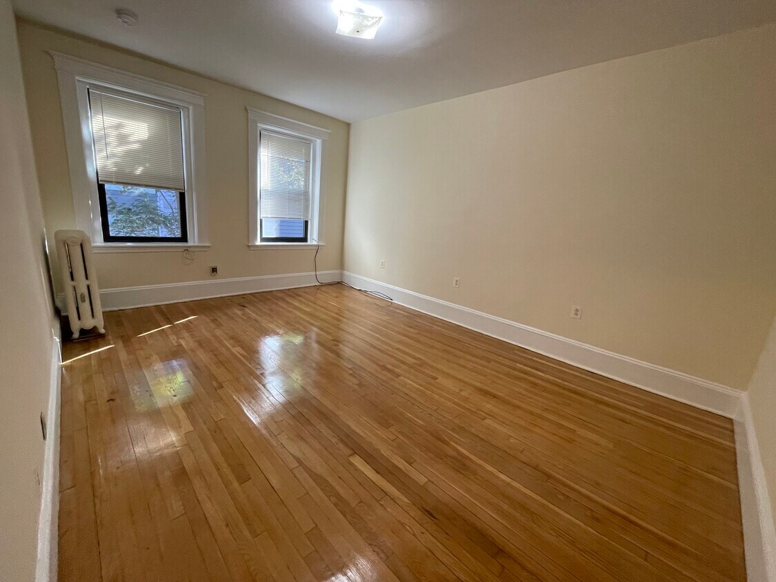 Foto principal - 1318 Commonwealth Ave