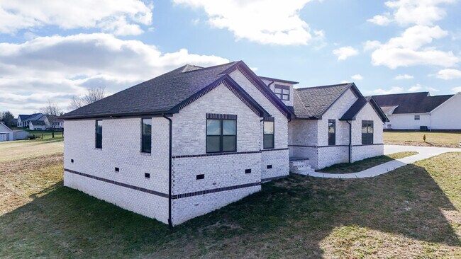 Foto del edificio - 46 Caden Ln