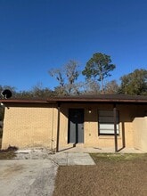 Building Photo - 620-622 Pineville Ln