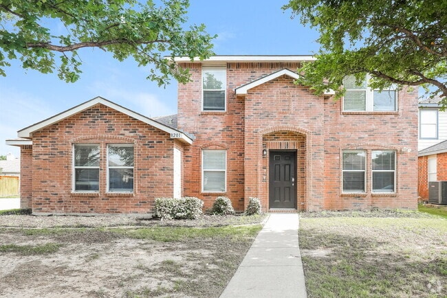 Building Photo - 8201 Montecito Dr