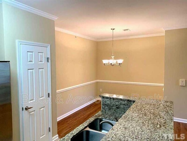 Foto del edificio - 535 Weather Ridge Ln