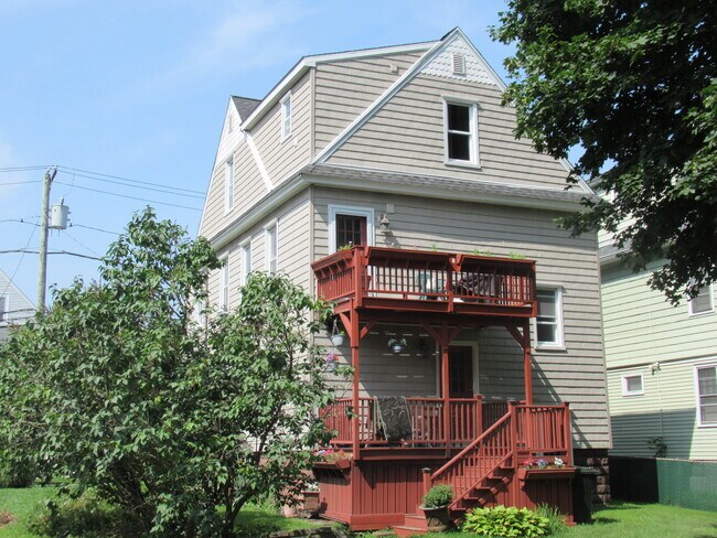 Foto del edificio - 112 Bennett St