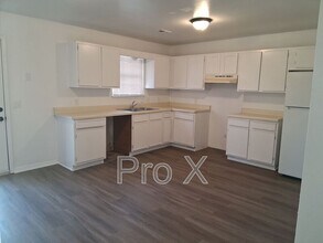 Building Photo - 1403 Camellia Dr