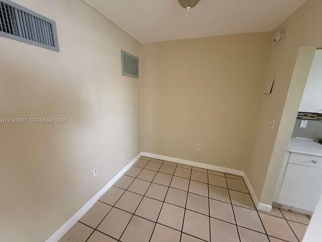 Foto del edificio - 1255 W 49th Pl