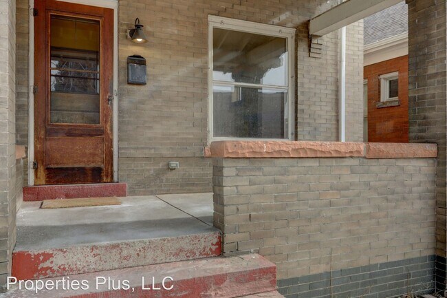 Building Photo - 3 br, 1.5 bath House - 2850 N. Marion St