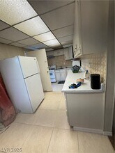 Building Photo - 2300 Pardee Pl