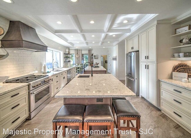 Building Photo - 4 br, 3 bath House - 4240 E Acampo Rd