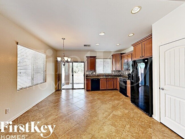 Foto del edificio - 802 W Love Rd