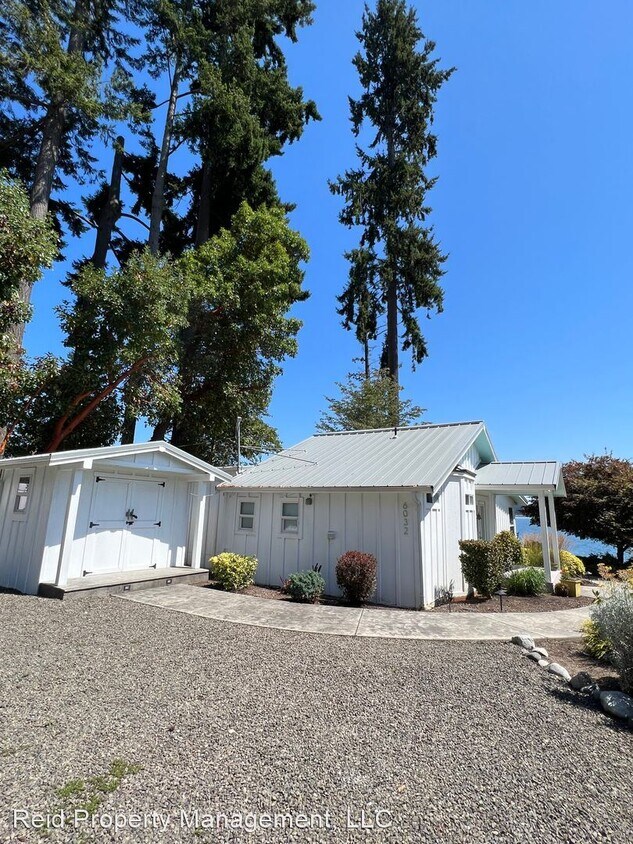 1 br, 1 bath House 6032 Chico Way NW House for Rent in Bremerton