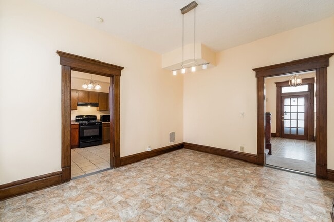 Building Photo - 277 S Champion Ave