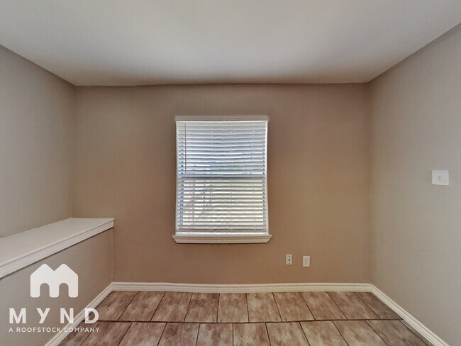 Foto del edificio - 1701 Cardinal Dr