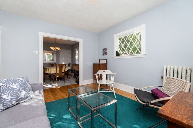 Photo - Beautiful Light Filled 2 Bedroom Between H... Apartment