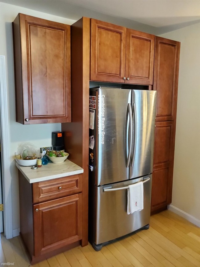 Foto del edificio - 3 br, 1 bath House - 36 Howard St # 2