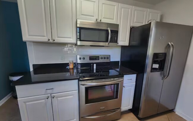 Foto del edificio - 1725 Hudson Rd