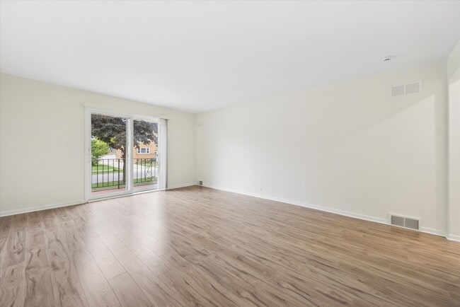 Building Photo - 801 Barnsdale Rd