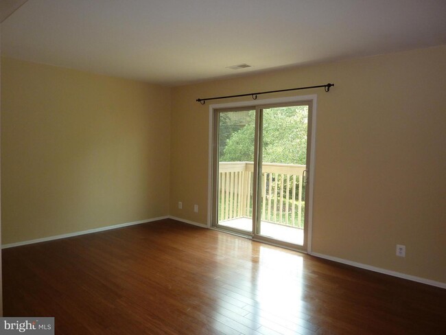 Building Photo - 2504 Glengyle Dr