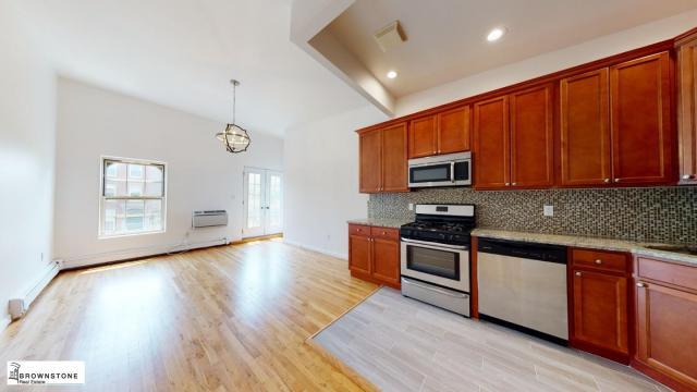 Primary Photo - 3 bedroom in BROOKLYN NY 11231