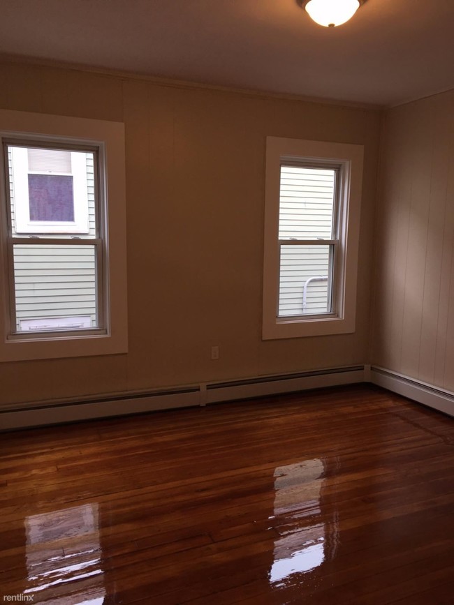 Building Photo - 27 Wolcott St