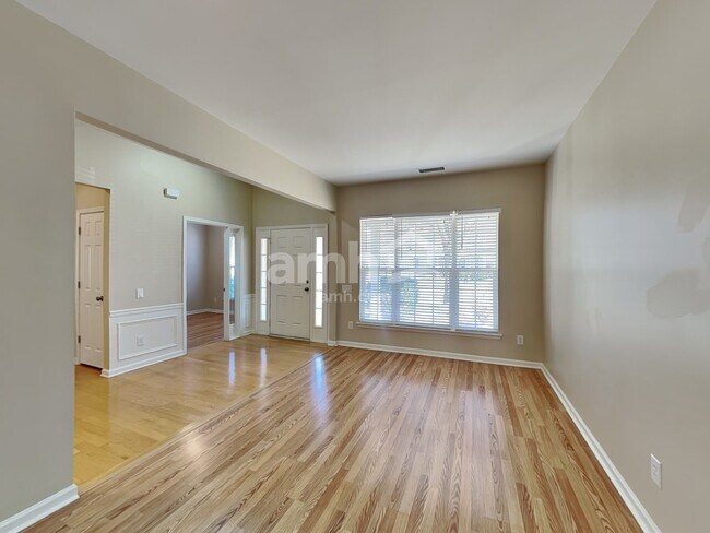 Building Photo - 18306 Victoria Bay Dr