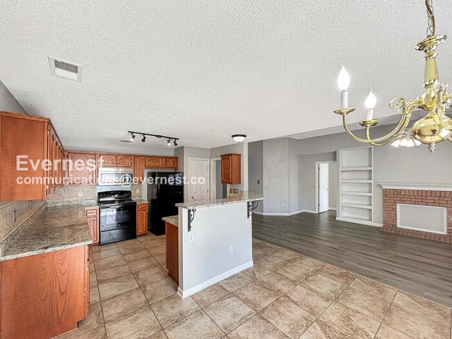 Foto del edificio - 1649 Central Trails Dr