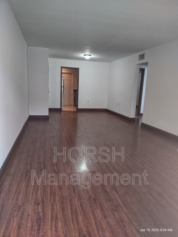 Foto del edificio - 45 Madeira Ave