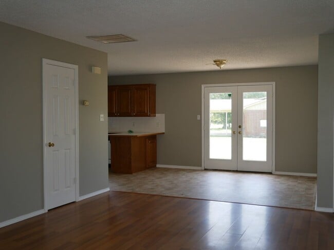 Foto del edificio - Allynne Ct Duplex