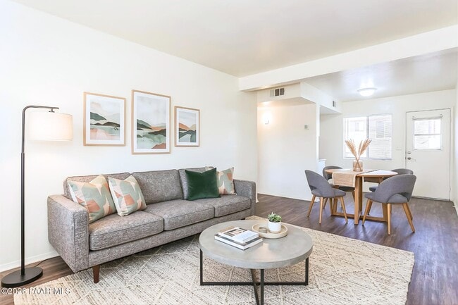 Building Photo - 455 W Kelso St