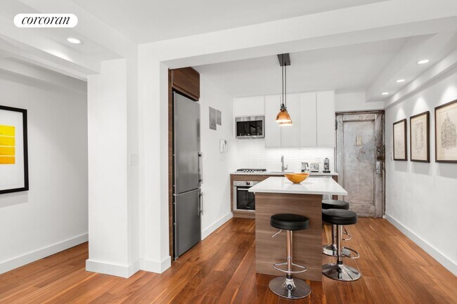 Foto del edificio - 54 W 16th St