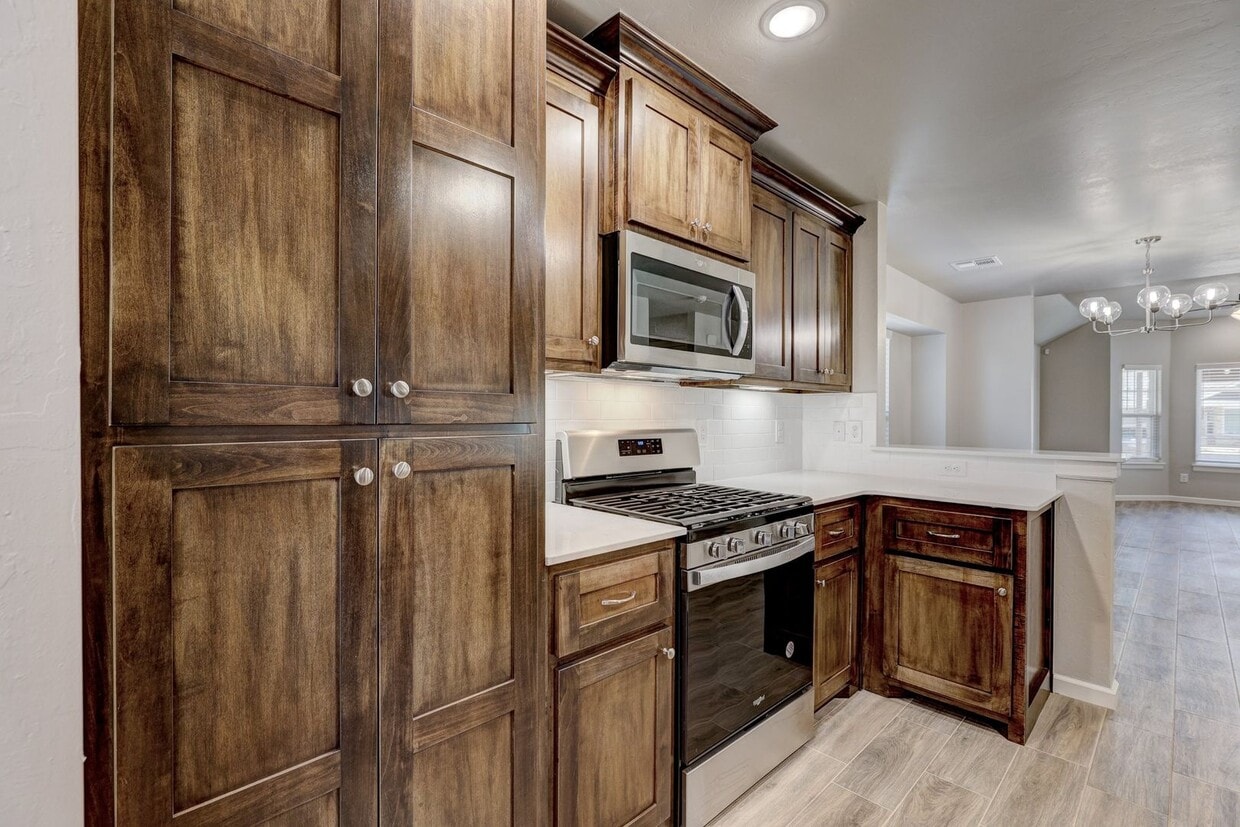 Photo - 5813 Goldfinger Rd.