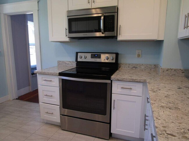 Building Photo - 2 Bedroom, 2 Bathroom Home North Proctor i...