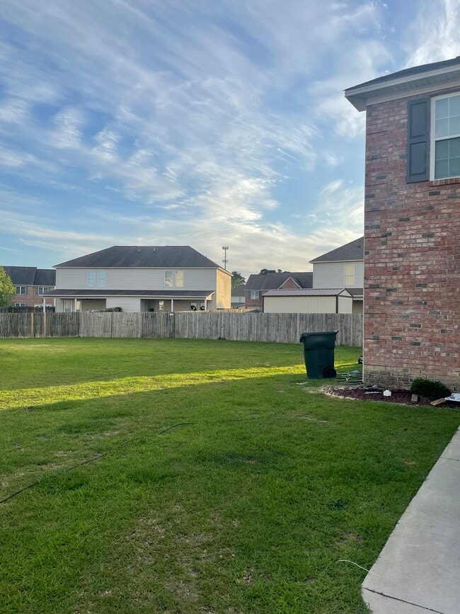 Building Photo - 500 Hillshade Ct
