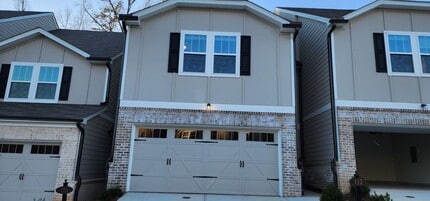 112 Cedar Ln