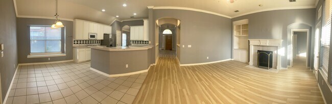 Building Photo - 3100 San Patricio Dr