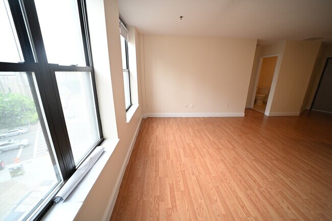 Building Photo - 1126 Boylston St