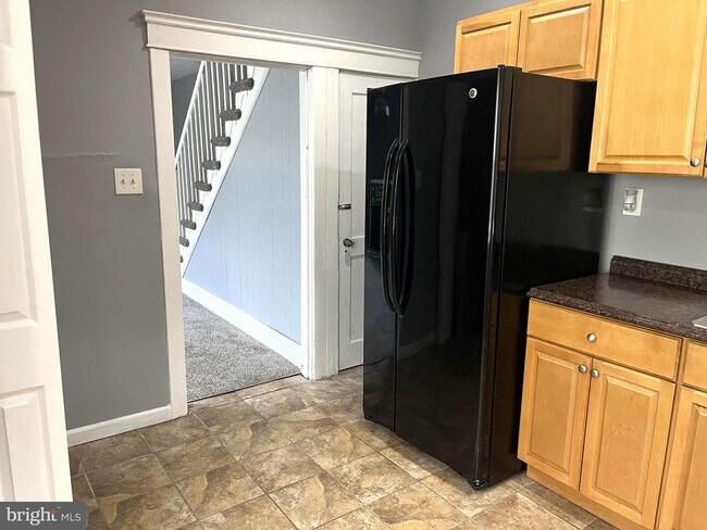 Building Photo - 912 Morton St