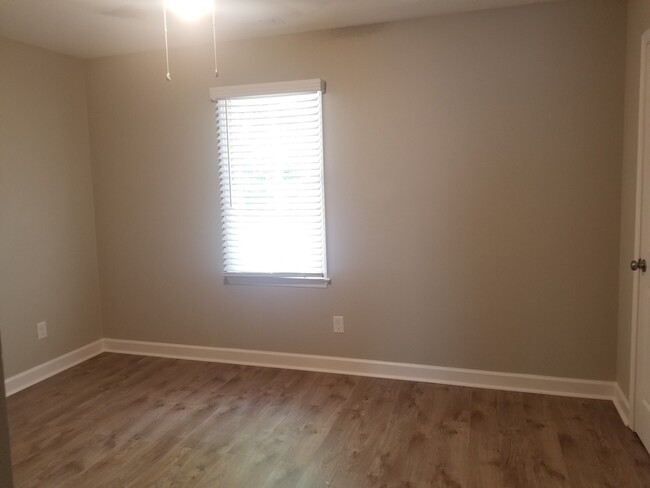 Foto del edificio - 2 bedroom Townhome in North Raleigh