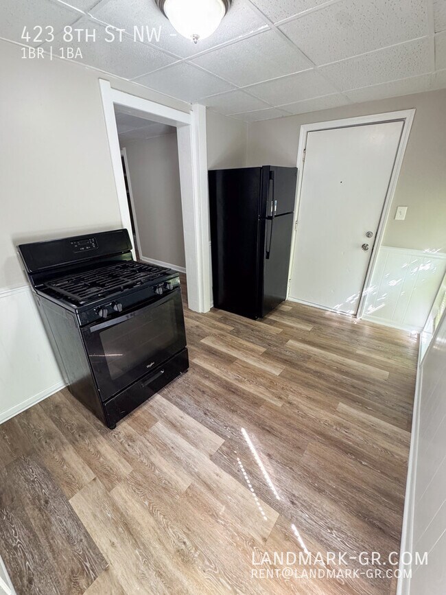 Foto del edificio - 423 8th St NW