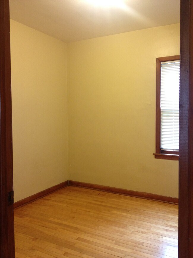 Foto del edificio - 2421 S Howell Ave