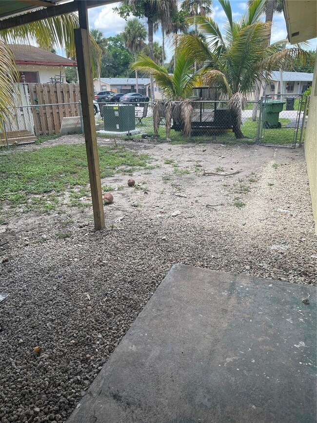 Foto del edificio - 2884 SW 19th Pl